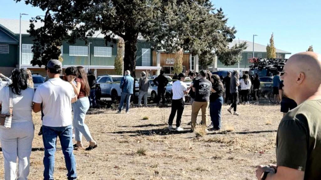 美国一所小学发生枪击事件，至少5人死亡，包括3名儿童