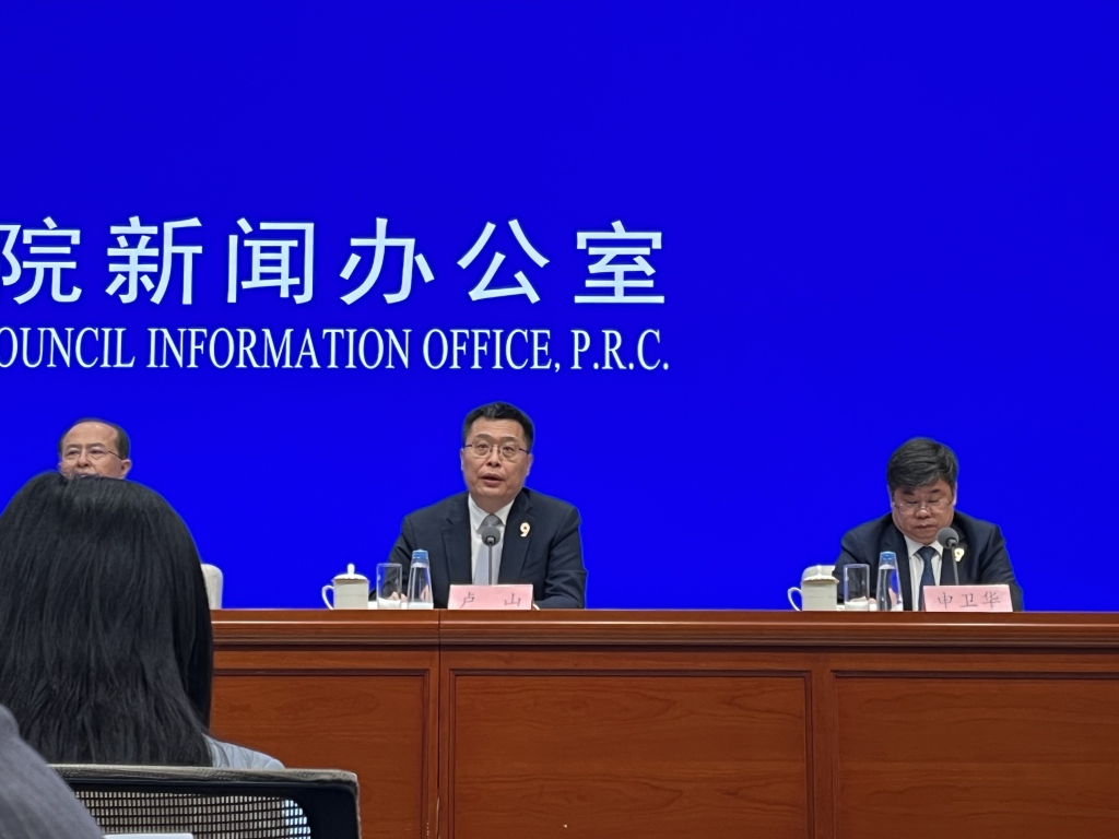 答澎湃|上海市副市长:将进一步提升外高桥、虹桥、淮海新天地这三大国家级进口贸易促进创新示范区的能级 答澎湃|上海市副市长:将进一步提升外高桥、虹桥、淮海新天地这三大国家级进口贸易促进创新示范区的能级