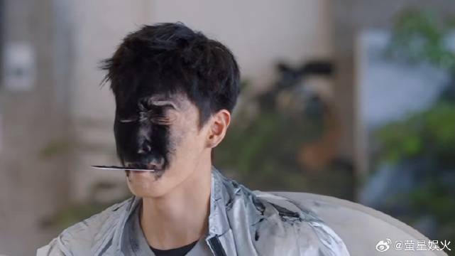 笑死我了，李昀锐被范丞丞拿炭粉洗脸，整个人都要崩溃了丨奔跑吧
