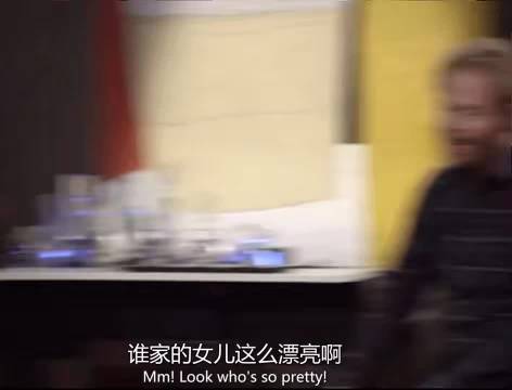 被奶奶带去打耳钉的小朋友 摩登家庭｜美剧｜喜剧