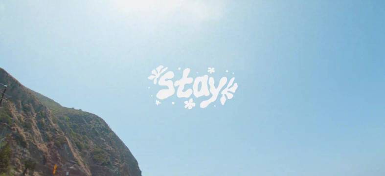 宋雨琦海边弹唱Stay氛围感拉满