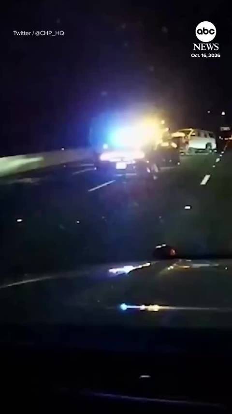 特斯拉撞上加州巡警警车 司机称用FSD时睡着