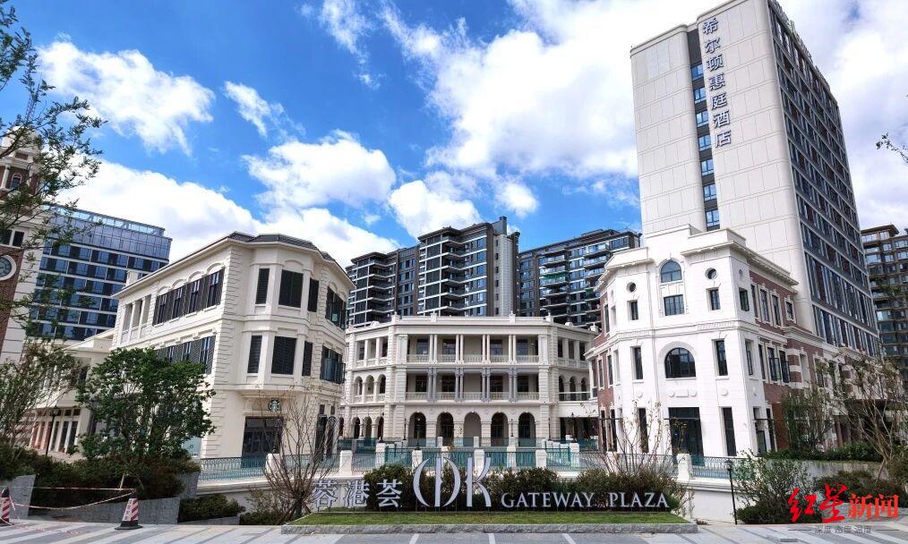 地铁口冒出一座“小香港”!成都龙泉驿港式街区亮相,24小时可打卡 地铁口冒出一座“小香港”!成都龙泉驿港式街区亮相,24小时可打卡