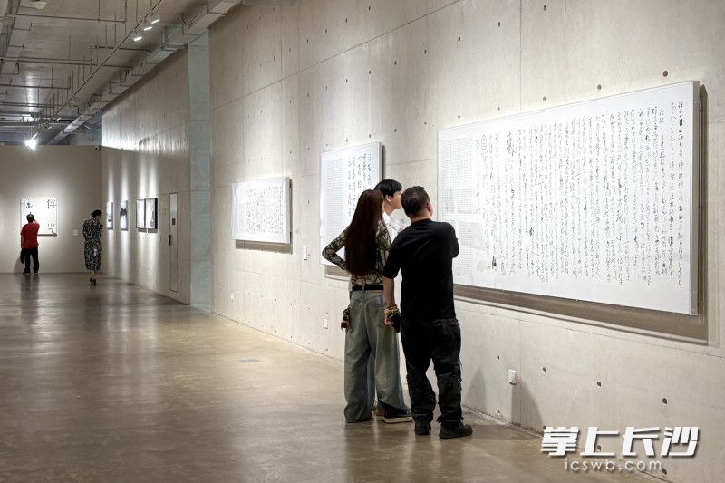 让光留下痕迹,让时间进入图像,李舜个展《浮生有迹》开幕 让光留下痕迹,让时间进入图像,李舜个展《浮生有迹》开幕