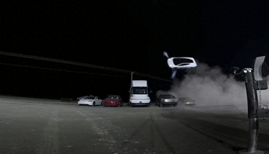 无人驾驶、腾空翻转！马斯克：飞行汽车是真的，计划于2028年投产