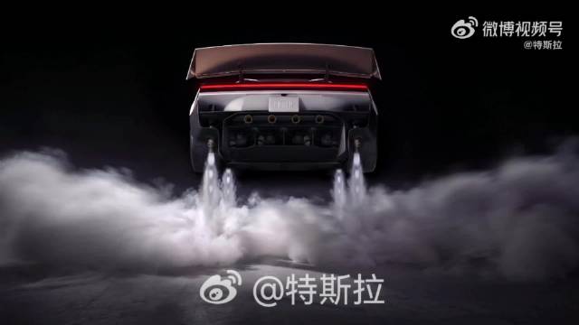 马斯克研发Roadster 搭载SpaceX火箭技术