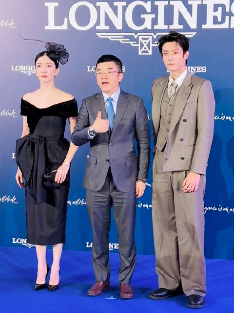 亮相浪琴马术大师赛的江疏影和陈靖可