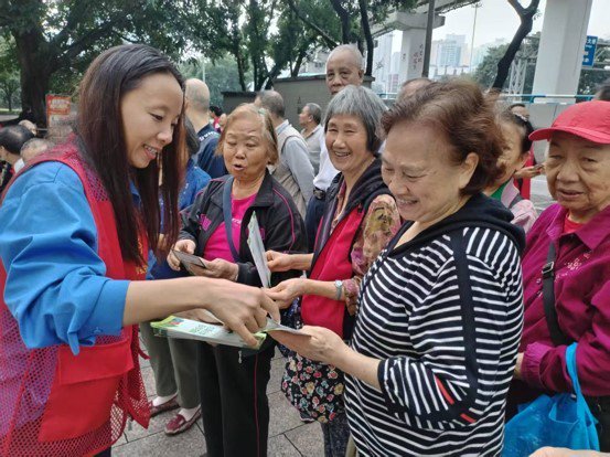 九龙坡区谢家湾街道：盘活可回收物践行绿色分类