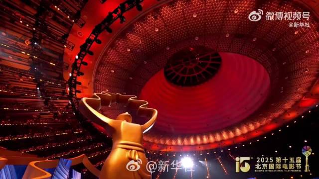 刘宇宁唱永不散场告白致敬无名之辈
