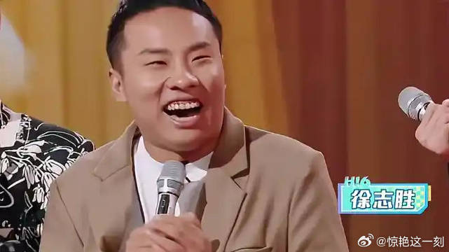 搞笑达人徐志胜！首次来好六街就是总裁，立马起范了！