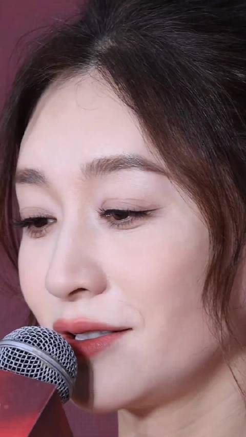 李小冉高清镜头怼脸拍，这颜值状态怎么样？