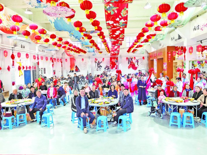 岁月染芳华 重阳敬桑榆