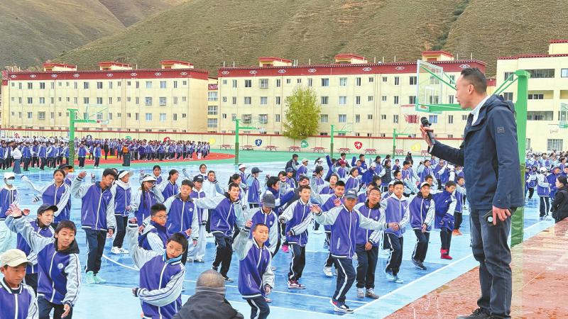 帮助学生扣好人生每一粒“纽扣” 帮助学生扣好人生每一粒“纽扣”