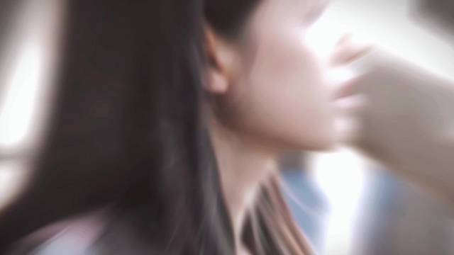 我穿过汹涌的人潮，抵达你荒芜的孤岛 野狗骨头 张婧仪 宋威龙