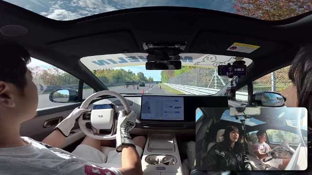 理想i6满载5人纽北赛道连续超车雅力士和Supra