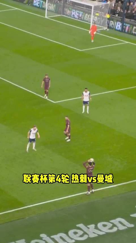 格瓦迪奥尔手抛球送单刀，里沙利松犹豫直接浪费，哈兰德场边看乐了