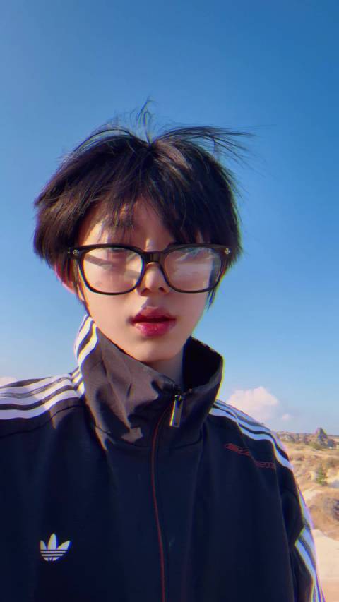 陈奕恒泡泡更新唱英文歌，期待土耳其vlog
