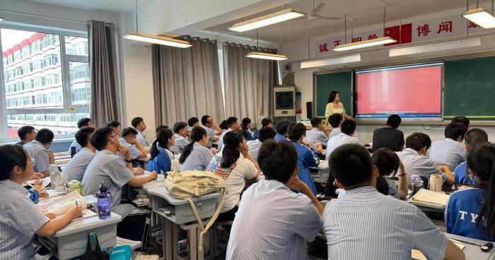 从师范生培养到职称评价 山西全链条完善教师成长通道 从师范生培养到职称评价 山西全链条完善教师成长通道