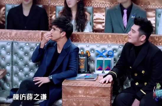 这是模仿薛之谦么？分明是薛之谦上身么，怎么可以这样像，比薛之谦还薛之谦