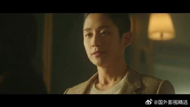 后来他死在了充满回忆的阁楼，她留在了一见钟情的茶馆