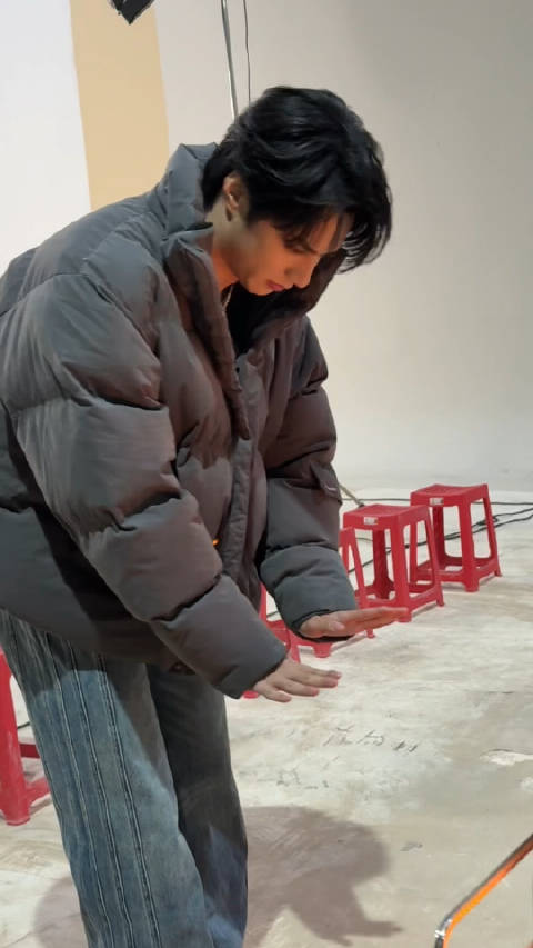 刘耀文演绎惊蛰无声 玫瑰历经诋毁仍向世间