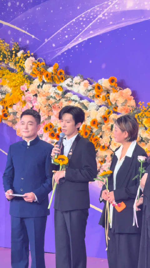 日常工作的花絮 小小的我演技炸裂