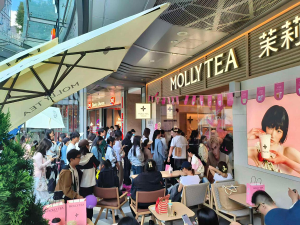 3天卖出1120万杯、GMV破2亿：茉莉奶白3000店庆，把“常规动作”打成“现象级”？