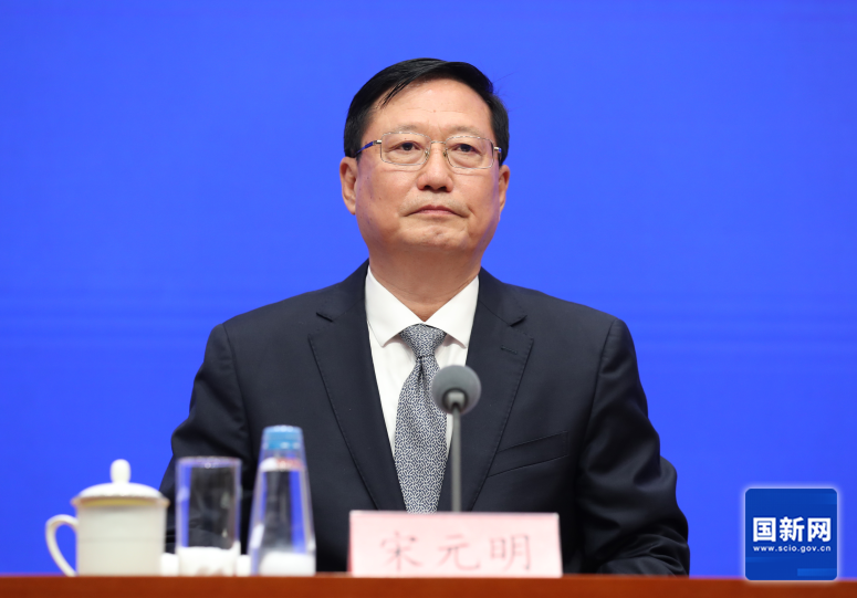 应急管理部副部长答封面新闻：推动出台《生产安全事故隐患排查治理条例》｜提问部长