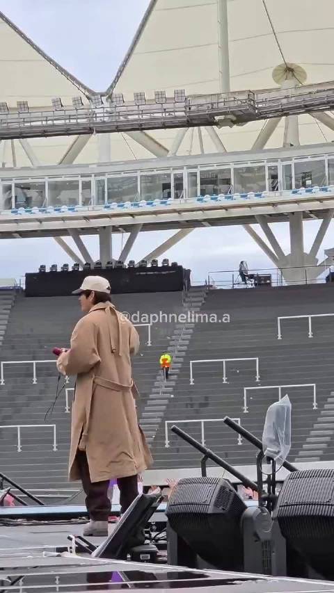 泰亨soundcheck见梅西亲硕珍手幅笑晕指给硕珍看