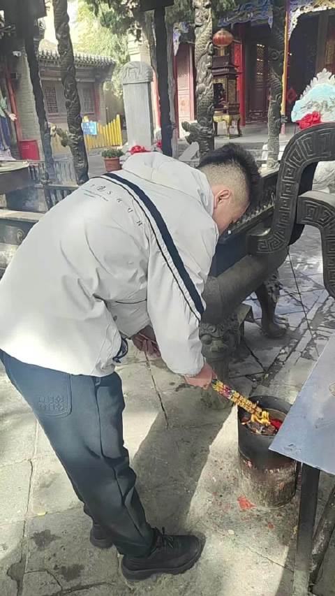 真诚待人被辜负 玄学称对方巅峰已过