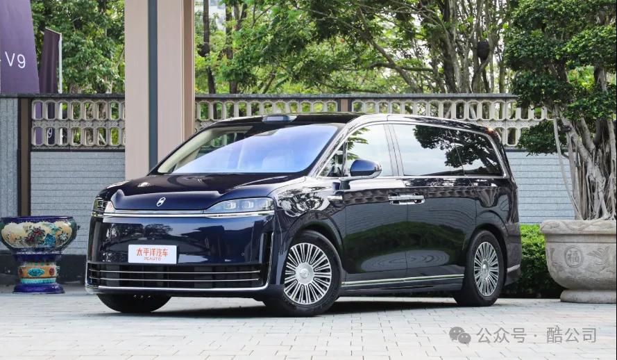 智界拟独立上市，V9九月销量环比降49%，R7再投5亿元焕新
