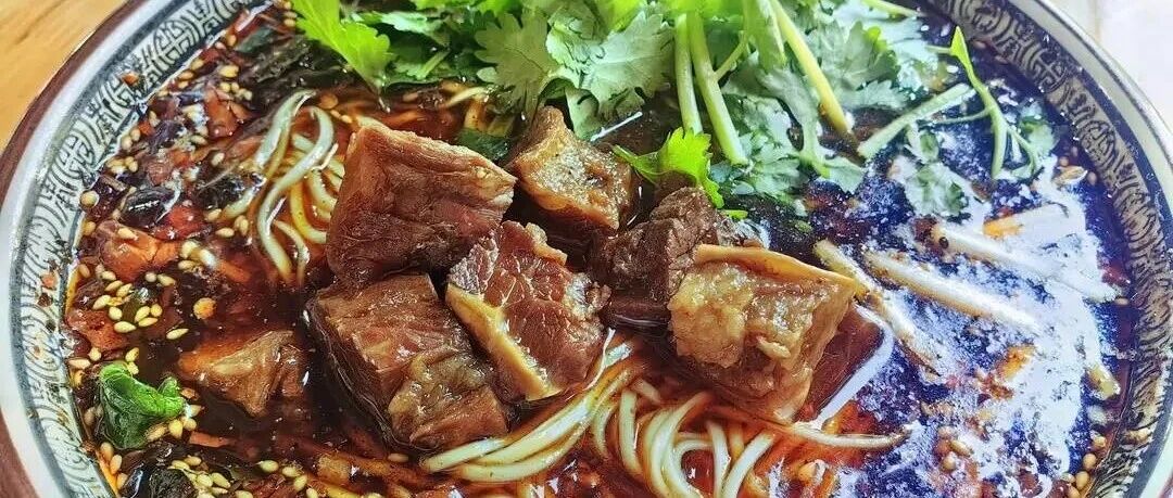 太好吃！女神高圆圆连“炫”6碗，内江牛肉面全国门店突破3000家