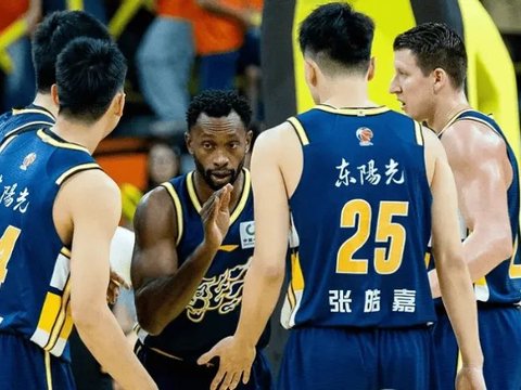 广东今年外援终于合格！弗格持球大核，阿祖稳内线，卢卡必不可少