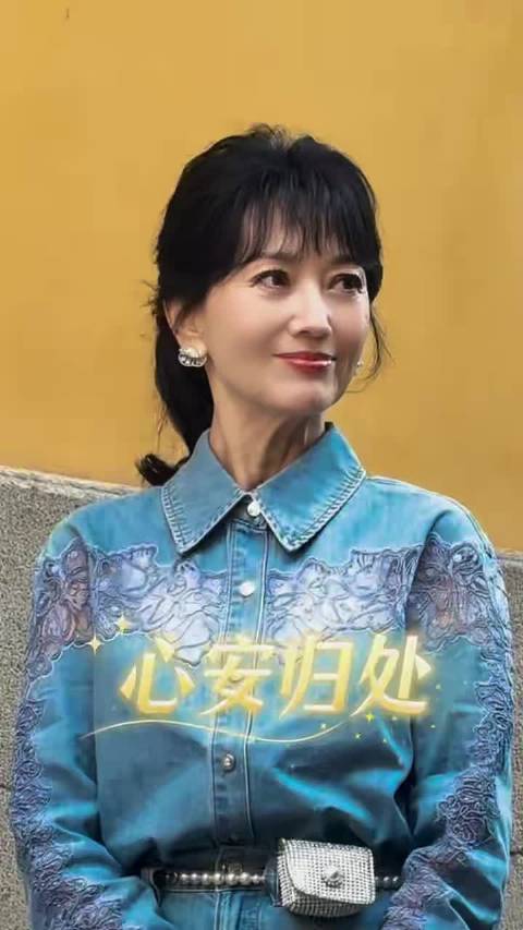 白娘子回镇江金山了，BGM一响，瞬回1992年，泪目，Cr：见水印