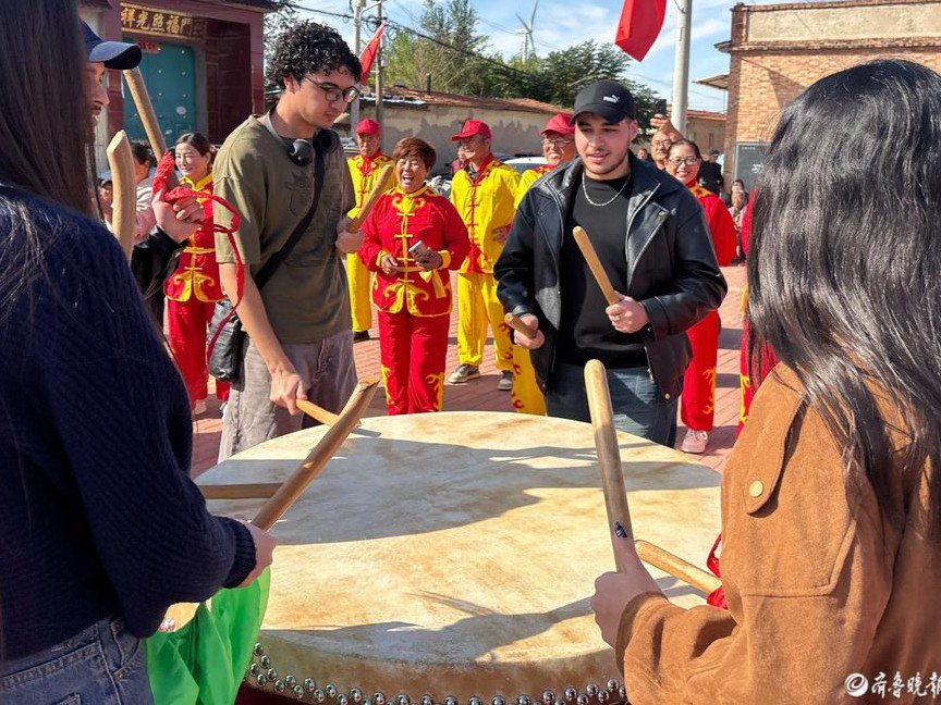 “时庙村真好,还来!”外国留学生沉浸式感受夏津乡村魅力 “时庙村真好,还来!”外国留学生沉浸式感受夏津乡村魅力
