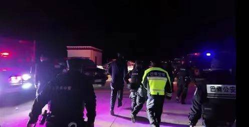 游客亲历西藏那曲地震:“晃了一分钟,桌上的氧气瓶都被震掉了” 游客亲历西藏那曲地震:“晃了一分钟,桌上的氧气瓶都被震掉了”