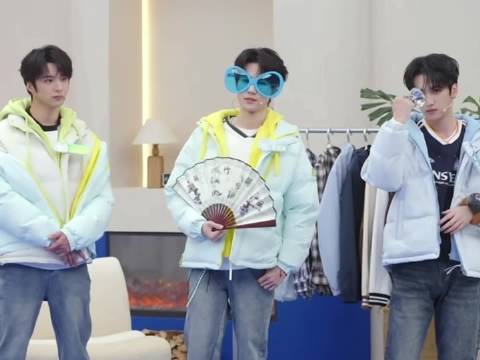 小生是A大声说话，小生肯定得小声点说话啦
