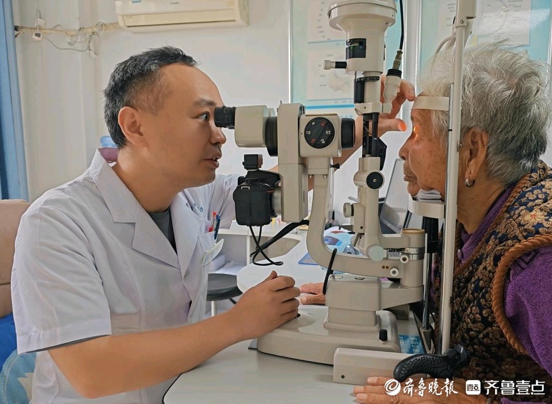 白内障秋冬需留意 菏泽华厦菅东利院长科普视物眩光变化