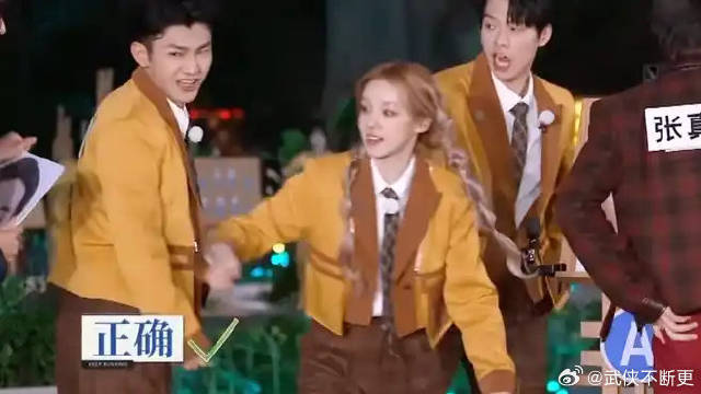 找五官游戏，李晨蒋龙一下就找到女明星的鼻子，平时肯定没少看