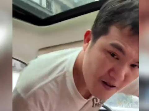 女乘客不付车费反讹老司机，司机一巴掌甩过去