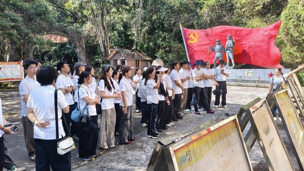 一堂行走的党课，重走长征路 寻找“坪石先生”