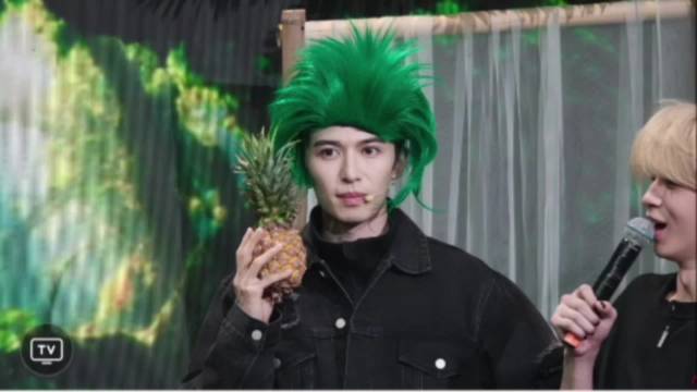 小童菠萝同款发型，小童：我要把这玩意染成绿的