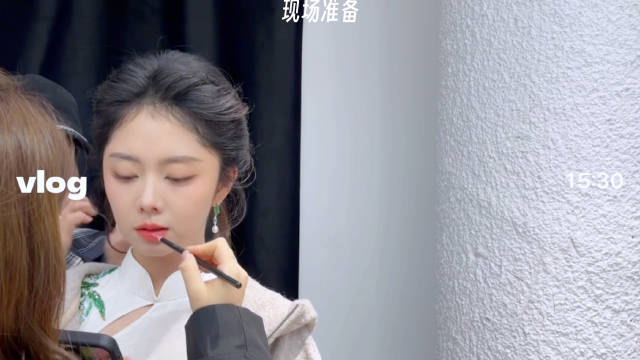 今天疯狂忙碌的周一，都没能看直播，今天的裙子和金典好像哦