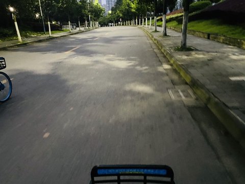 车，是成年人的移动自留地