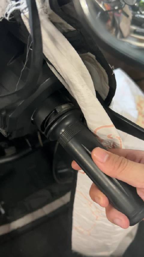 电动车充电器更换后车把手又断，车主直呼糟心