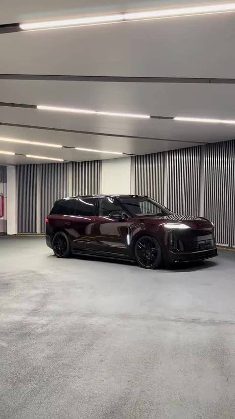 蔚来ES9旗舰六座纯电SUV 配飞航座椅与后轮转向