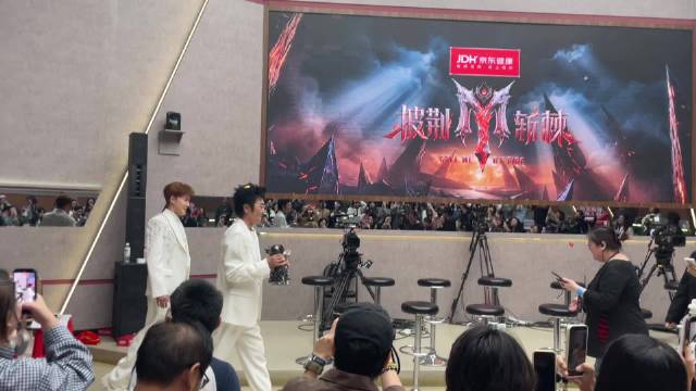 王传君体脂率降至14.4%，赛后邀武大靖参加下一季
