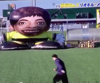 近日在出席一档娱乐类节目拍摄时,电视制作方安排梅西挑战.