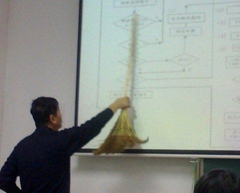 囧哥:上海禁开学两周内摸底考 学校把考试时间改8.31 囧哥:上海禁开学两周内摸底考 学校把考试时间改8.31图片