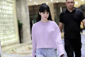 欧阳娜娜高马尾齐刘海萌力大增 穿香芋紫卫衣清爽明媚